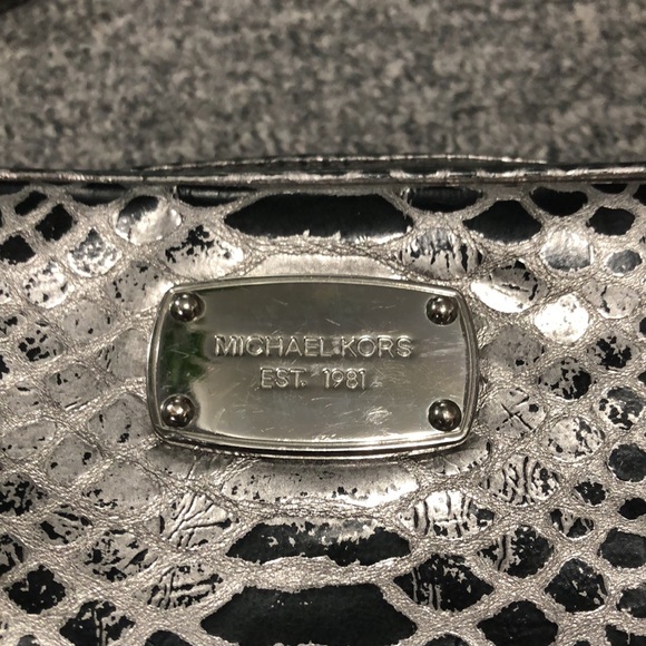 Michael Kors small purse - Picture 2 of 2